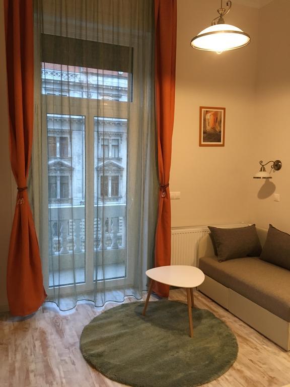 In Iii. Apartment